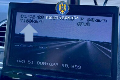 163 km/órás sebességet mértek a terelőúton. Fotó: Kovászna megyei rendőrség