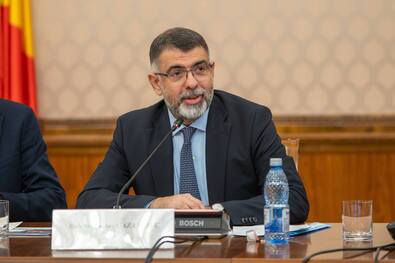 Cazanciuc egyetért