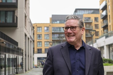 A miniszterelnököt hagyják el emberei. Fotó: Facebook / Keir Starmer