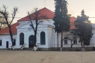 Zágonban a kultúrotthonban osztották ki a nyugdíjakat. Fotó: Bodor János
