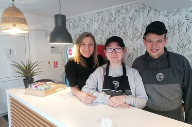 Cseresznyés Emília, Zsuzsika és Attika. A szerző felvétele