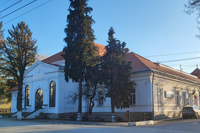 A zágoni községháza: a kultúrház és a polgármesteri hivatal. A szerző felvétele