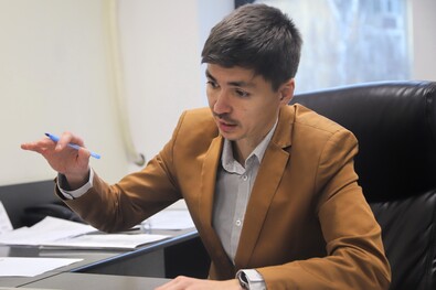 Cătălin Răpeanu igazgató azt szeretné, ha a lakosság bizalommal fordulna az intézményhez. Fotó: Albert Levente