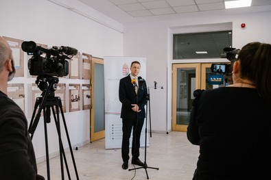 Nagy Attila a csíkszeredai konzulátuson. Fotó: Facebook / Magyarország Főkonzulátusa Csíkszereda