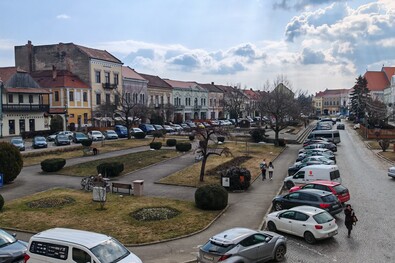 Kézdivásárhelyen a legtöbb százéves ház a főtéren és közelében található. A szerző felvétele