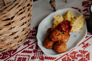 Mit készítsünk ma? (Csicseriborsó-fasírt sültpaprika-raguval)