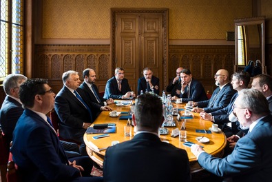 Orbán Viktor magyar pártelnökökkel konzultál. Fotó: Miniszterelnöki Kommunikációs Főosztály / Kaiser Ákos