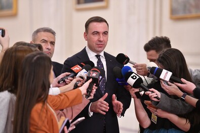 A válság hatodik éve