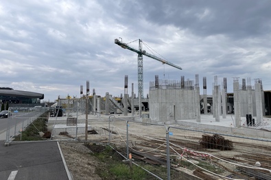 Állami beruházásból épül a sepsiszentgyörgyi jégcsarnok. A szerző felvételei