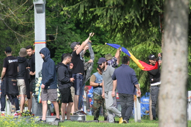 Tagadásbajnokok és hazugságművészek