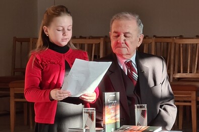 Könyvbemutató a templomban