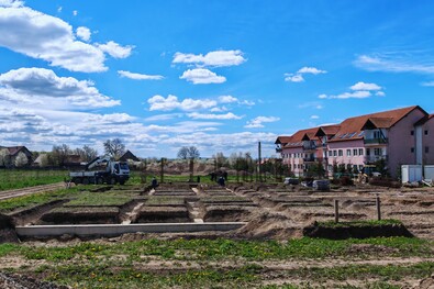 Ottjártunkkor is dolgozott a bölcsőde kivitelezője. A szerző felvétele