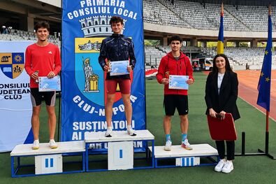 Szeibert Zakariás a dobogó harmadik fokán. Fotó: Facebook / Sepsiszentgyörgyi Iskolás Sportklub
