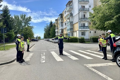 A biztonságos közlekedésre a diákokat is felkészítik. Fotó: Facebook / Poliția Covasna