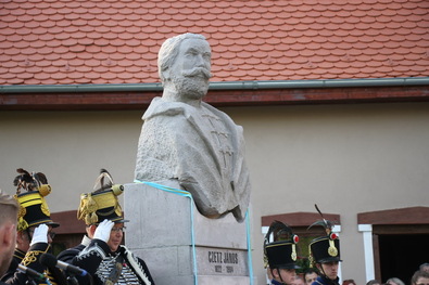 Czetz János szobra Gidófalván. Albert Levente felvétele 