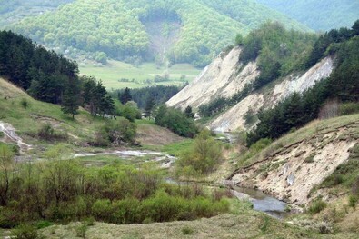 A Sószoros és a Korond-patak. Aggódva lesi az esőt az egész térség. Fotó: Facebook / Parajd-Praid