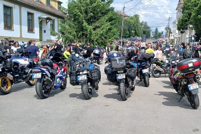 Motorok Barót központjában. A szerző felvétele