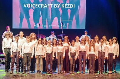 A Voicecraft három közismert slágert adott elő. A szerző felvétele