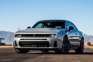 Visszatér Európába a Dodge Charger