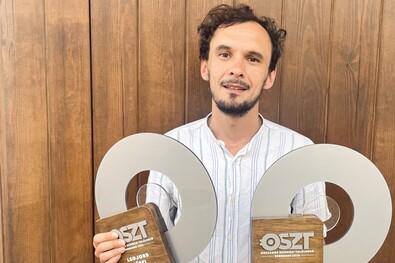 Kónya-Ütő Bence a díjakkal. Fotó: Horváth Panna