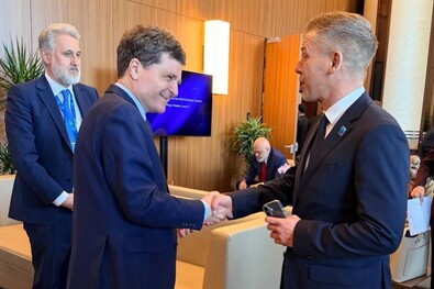 Fotó: Facebook / Nicușor Dan