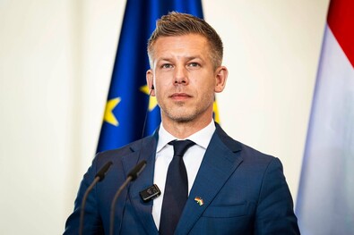 Elfogadták az alaptörvény tizenhetedik módosítását