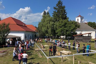 Ünnepi forgatag Zágonban