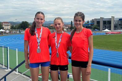 A sportiskolás atléták három érmet nyertek Déván. Fotó: Horovitz Hanna