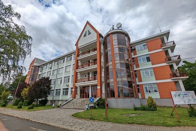 A kézdivásárhelyi kórház főépülete. A szerző felvétele
