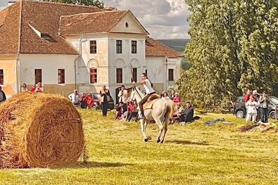 Ezeréves szálak találkozása Torján (Emlékkonferencia Apor Péter születésének 350. évfordulóján)