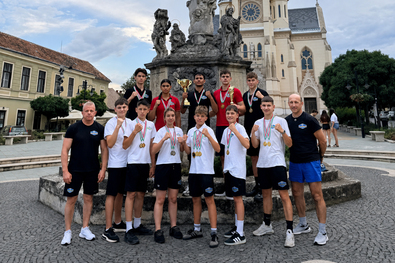 Bogyor Dávid a felső sorban balról a második. Fotó: Erdélyi Godako Ökölvívó Sportklub