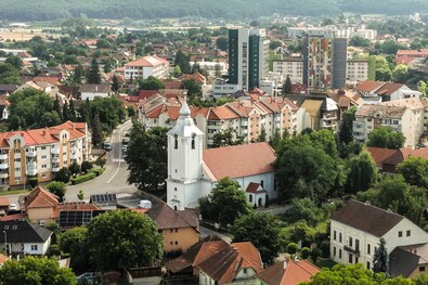Kovászna városközpontja a magasból. A szerző felvétele
