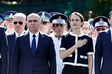 Oana Țoiu külügyminiszter és Ilie Bolojan kormányfő. Fotó: Facebook / Oana Țoiu 