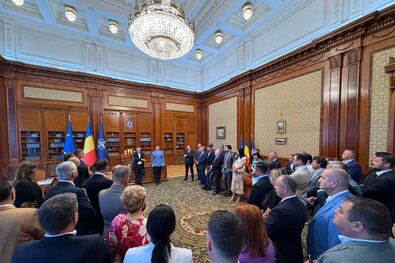 Elemzik a képviselők és szenátorok száma csökkentésének lehetőségét (Feszültség  az  RMDSZ  és  a  szociáldemokraták  között)