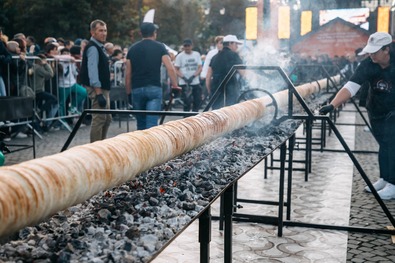 Tizenhét csapat verseng a legjobb kürtőskalács címéért
