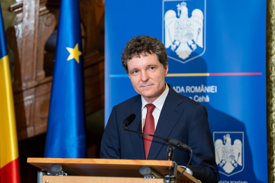 Nicușor Dan a prágai román nagykövetségen tartott sajtótájékoztatóján. Fotó: presidency.ro