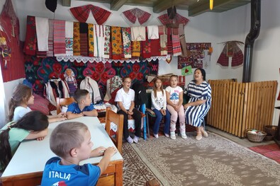 A gyermek lelkét szeretettel  és gondossággal kell formálni 2. (Moldvai  magyar  oktatás)