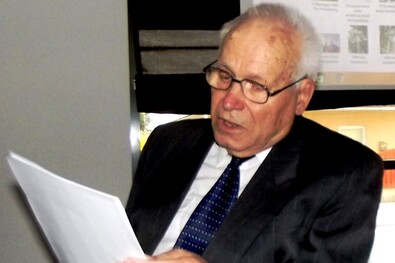 Dr. Nagy Lajos Kovásznán a Kőrösi Csoma Sándor származásáról és születéséről szóló tanulmányát ismerteti.  A szerző archív felvétele