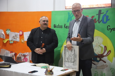 Makkai Péter és Tarr Zoltán az őrkői istentiszteleten. Fotó: Albert Levente